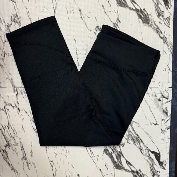 NWT - Fabletics Capris - Size L - Picture 1 of 8